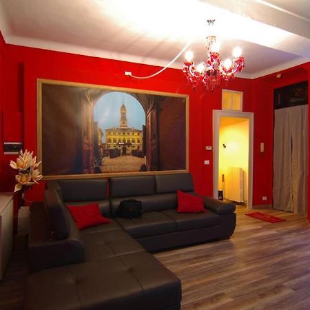 Dolce Eporedia Intero Alloggio Nel Centro Storico อีเฟรอา ภายนอก รูปภาพ