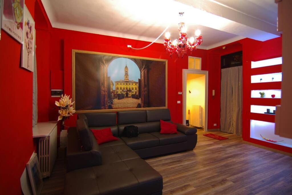 Dolce Eporedia Intero Alloggio Nel Centro Storico อีเฟรอา ภายนอก รูปภาพ